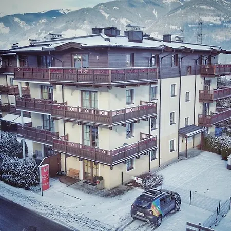 & Golf By Apartment *