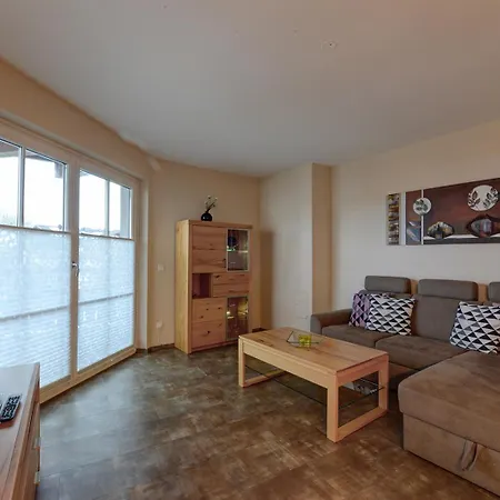 & Golf By Apartment *